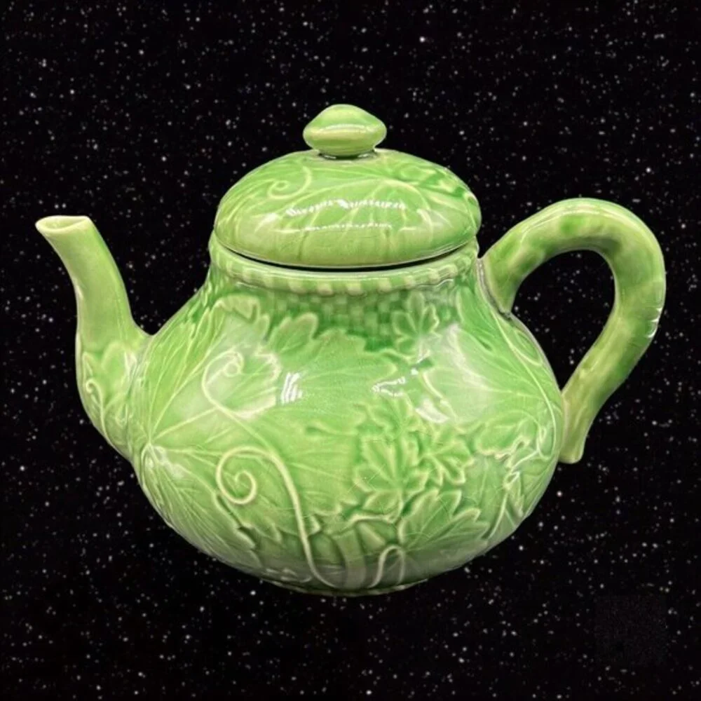 Vintage Pier 1 Imports Handpainted Green‎ Cabbage Teapot Portugal 6”W 9”T